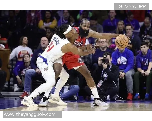 快船与国王激战三月二十七日NBA季后赛争夺战精彩回顾与分析